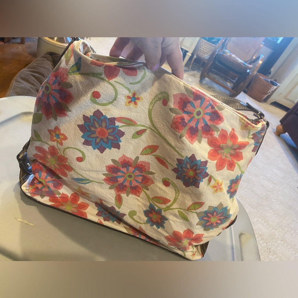 Liz Claiborne flowered tote bag with strap